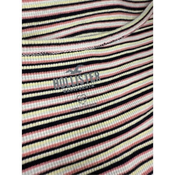 Hollister Women’s Medium Baby Tee Striped Button Cropped 90s Inspired - Picture 4 of 5